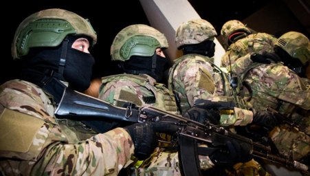 ФСБ задержала севастопольца по подозрению в участии в "Хизб ут-Тахрир"*