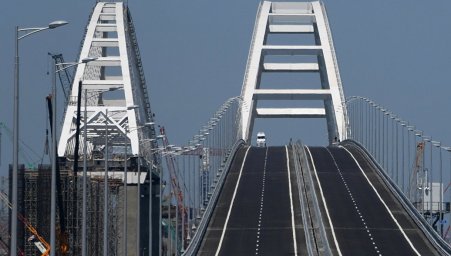 "Крах надежд врагов российского Крыма": в Госдуме прокомментировали открытие моста