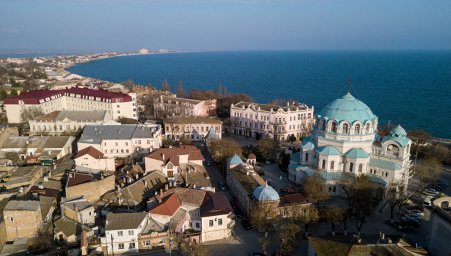 Глава РАН призвал сделать Евпаторию центром реабилитации для детей