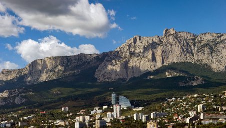 В Крыму в пробах воздуха не нашли опасных частиц после выбросов