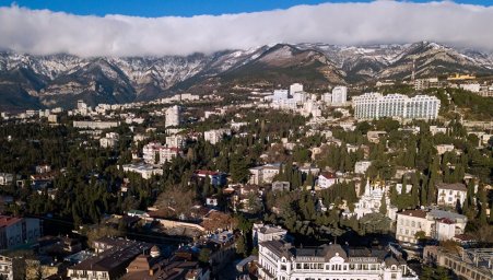 В Крыму рассказали, как Киев "сам себе яму копает"