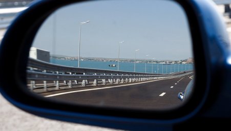 По Крымскому мосту с момента открытия проехали более 200 тысяч автомобилей
