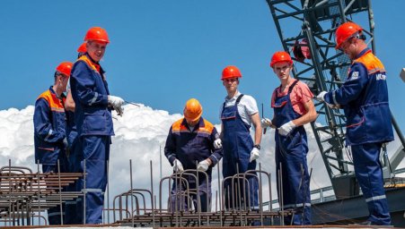Строители сформировали почти все опоры железнодорожного моста в Крым