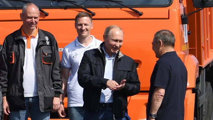 "Поехали": Путин открыл движение по Крымскому мосту