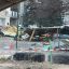 Сорванная ветром крыша рухнула на десятки машин в Симферополе